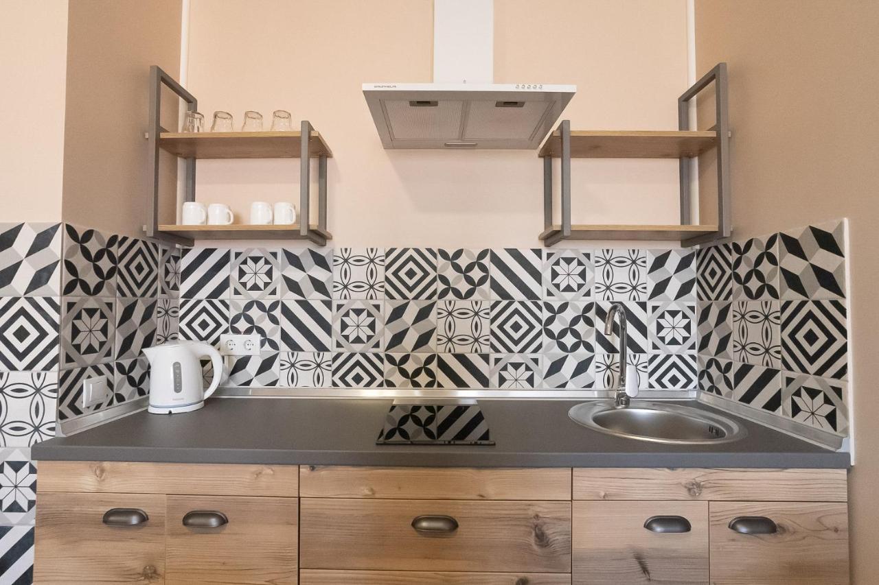 Pivdenniy Hotel Lviv Buitenkant foto