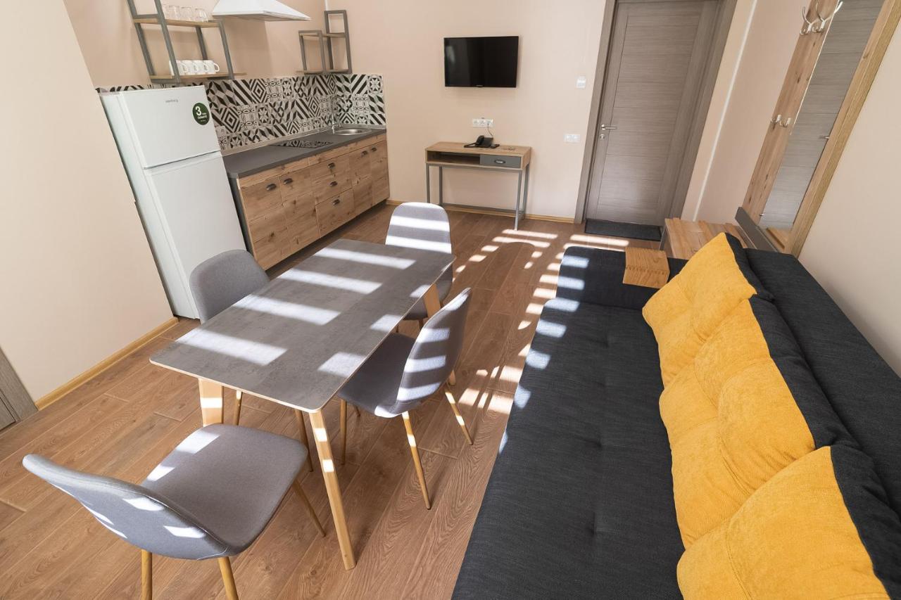 Pivdenniy Hotel Lviv Buitenkant foto