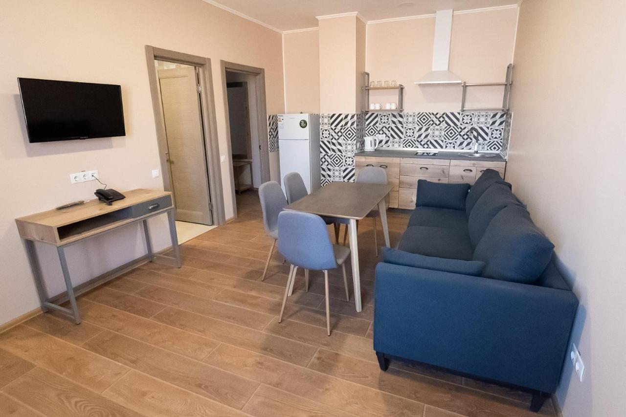 Pivdenniy Hotel Lviv Buitenkant foto