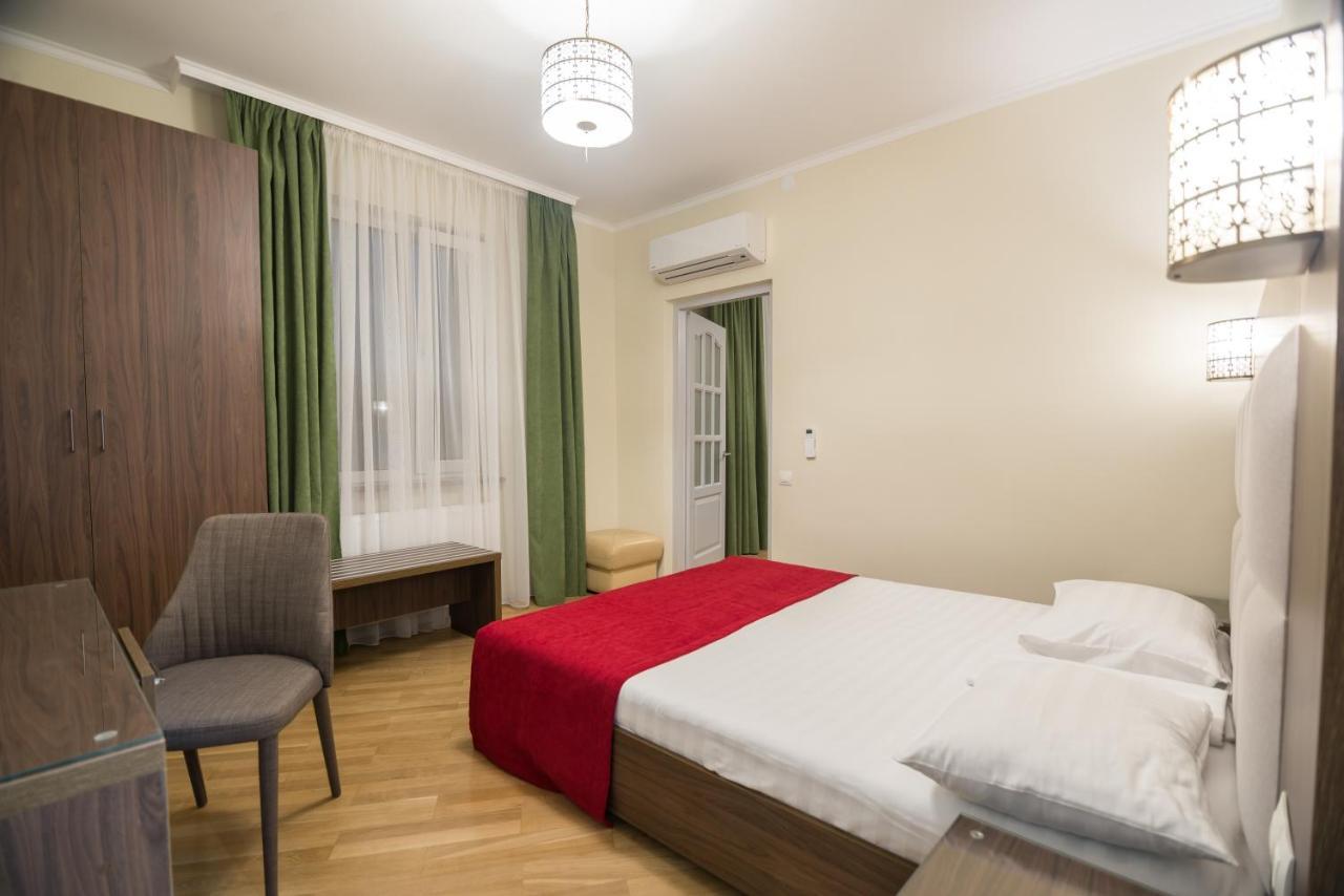 Pivdenniy Hotel Lviv Buitenkant foto